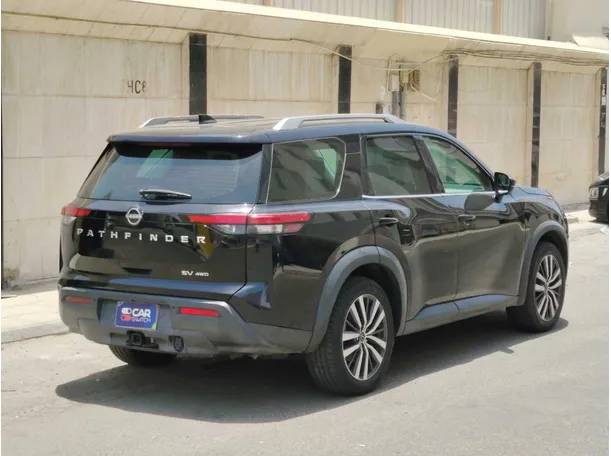 Car image 5