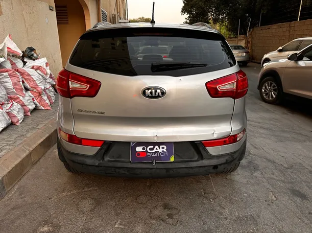 Car image 6