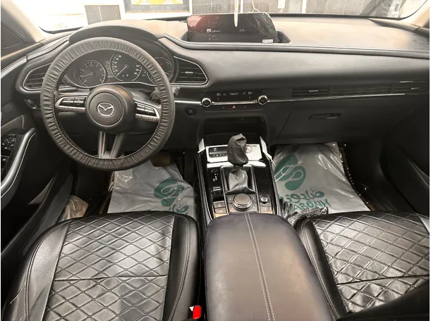 Car image 17