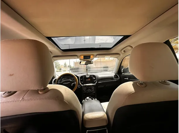 Car image 16