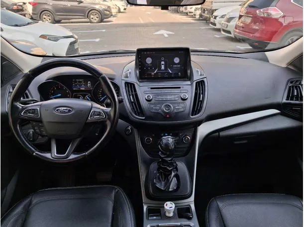 Car image 16