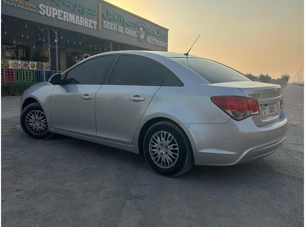 Car image 4