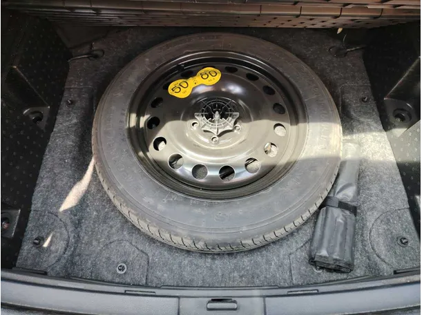 Car image 34