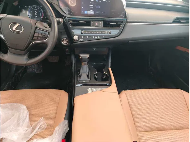 Car image 21