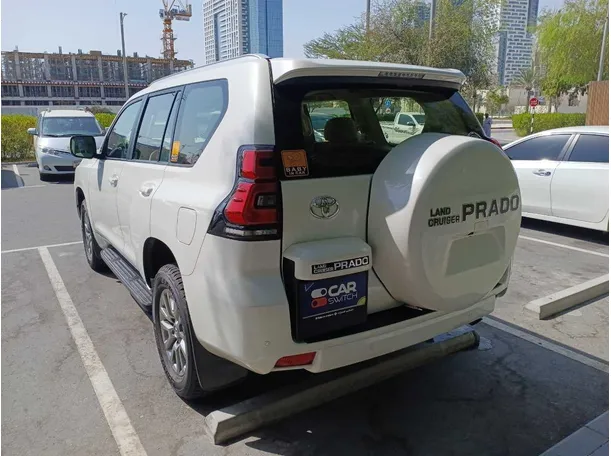 Car image 7