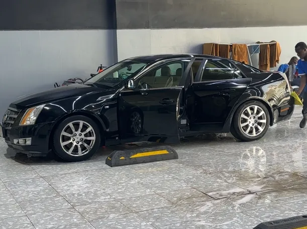 Car image 11