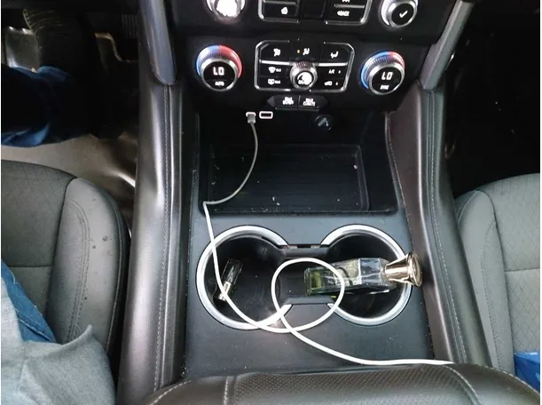 Car image 25