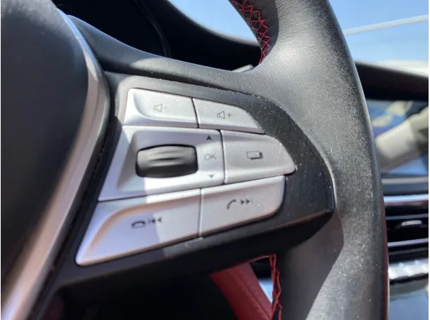 Car image 24