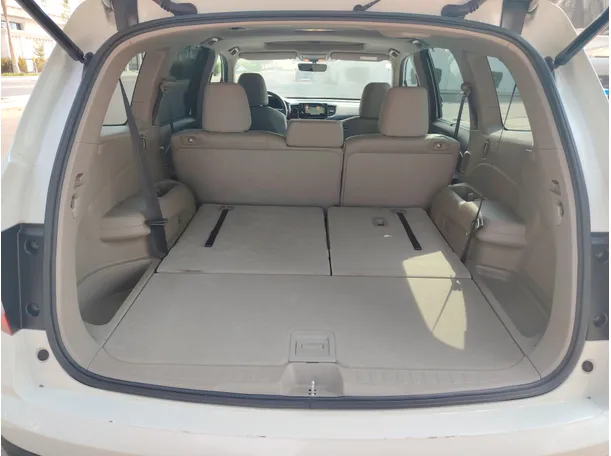 Car image 26