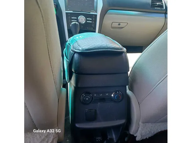 Car image 26