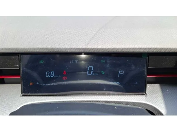 Car image 18