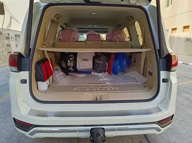 Car image 30