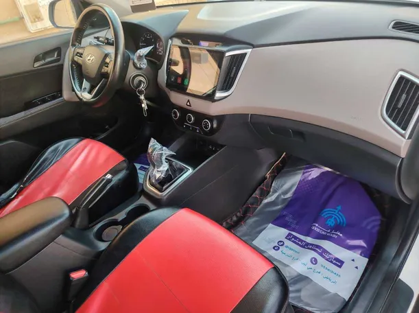 Car image 14