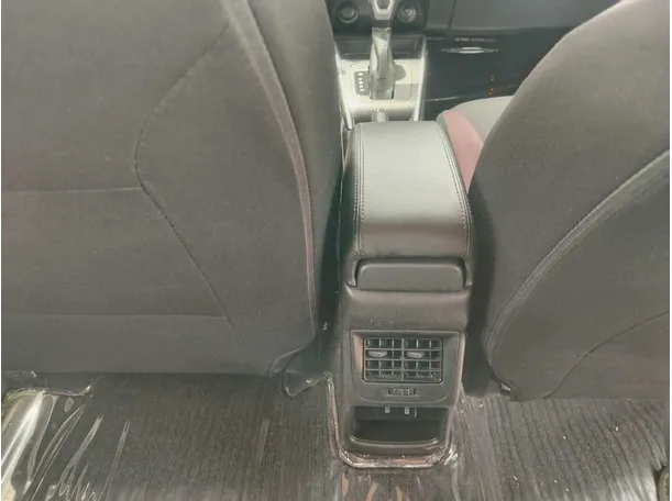 Car image 37