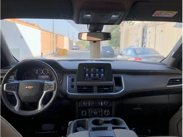 Car image 14