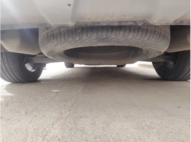 Car image 35