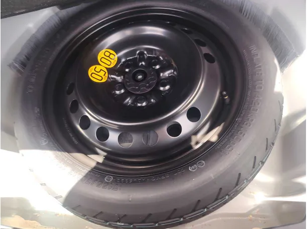 Car image 37