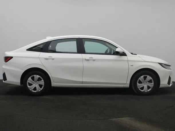 Car image 13