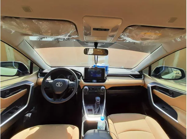 Car image 17