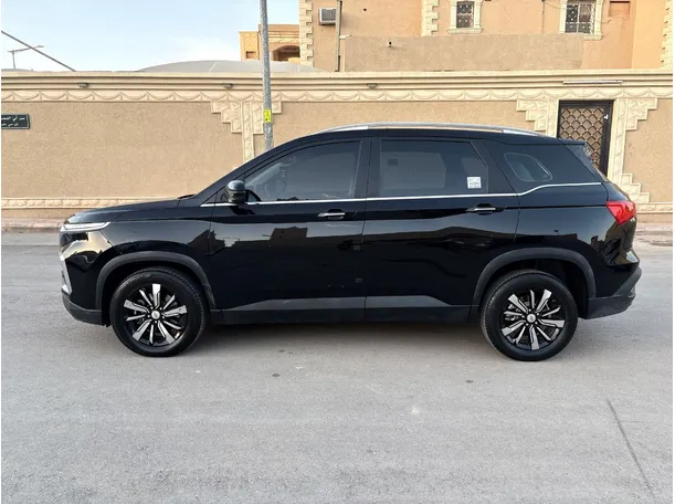 Car image 8