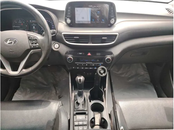 Car image 18
