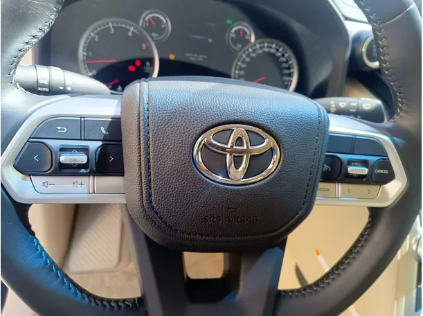 Car image 28