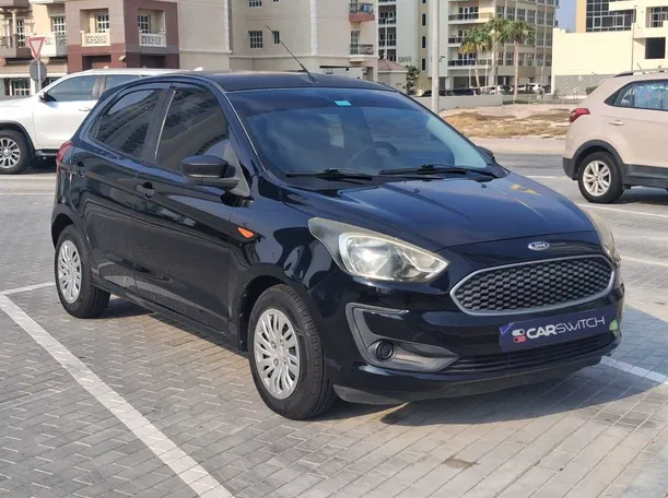 Car image 4