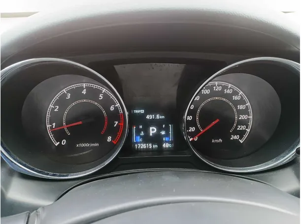 Car image 18