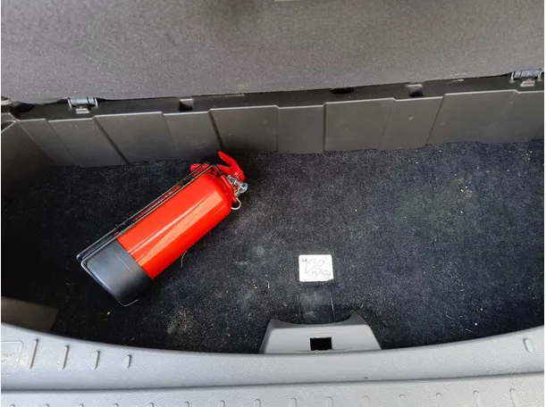 Car image 29