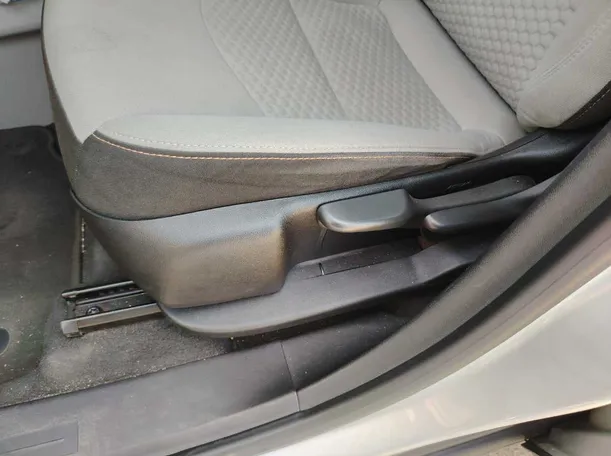 Car image 37