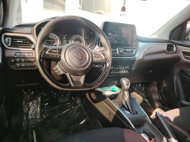 Car image 26