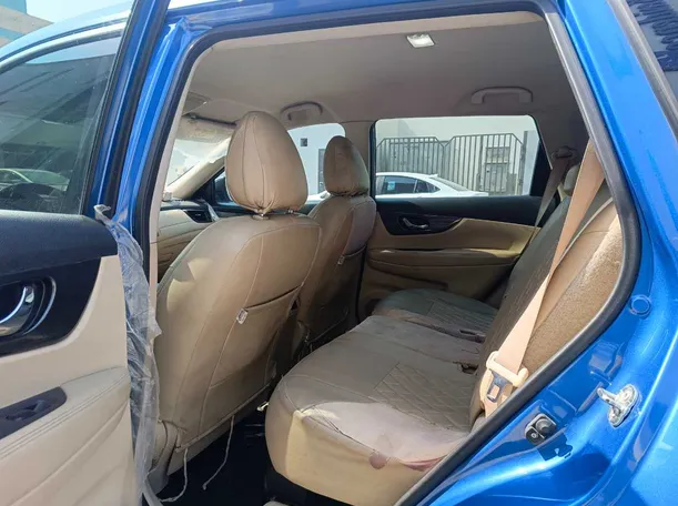 Car image 17