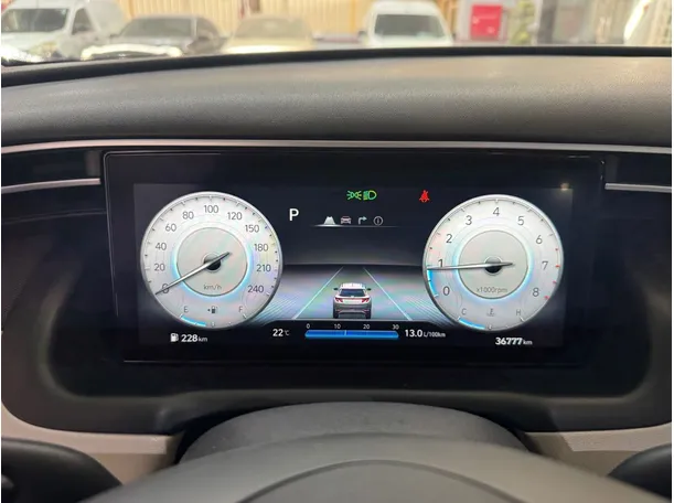 Car image 18