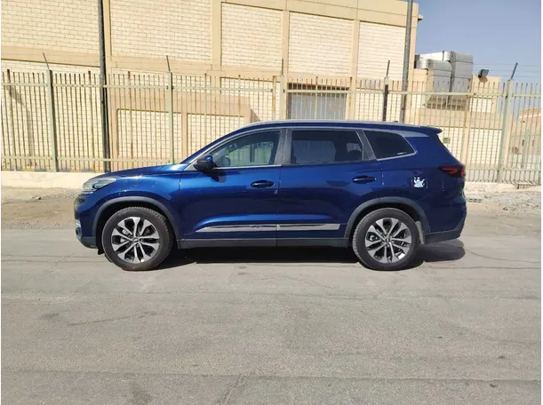 Car image 8