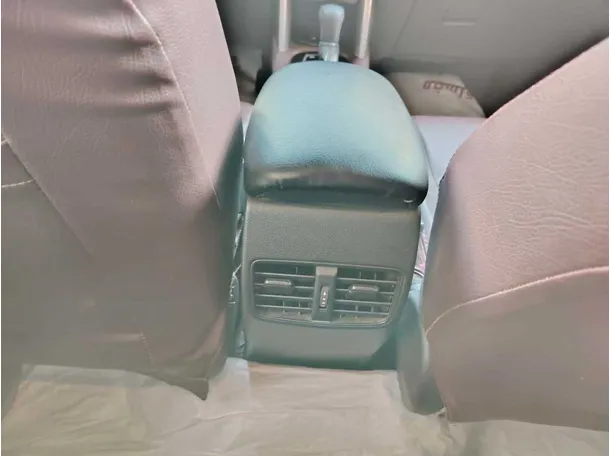 Car image 34