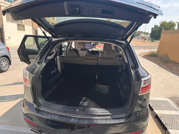 Car image 8