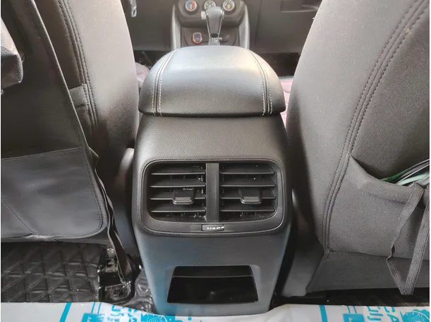 Car image 30