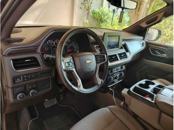 Car image 12