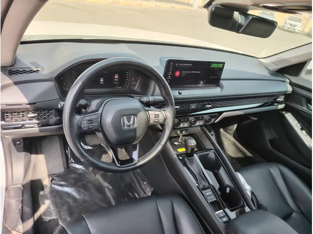 Car image 13
