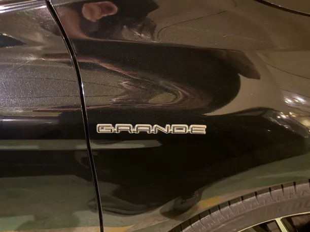 Car image 12