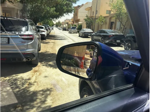 Car image 28