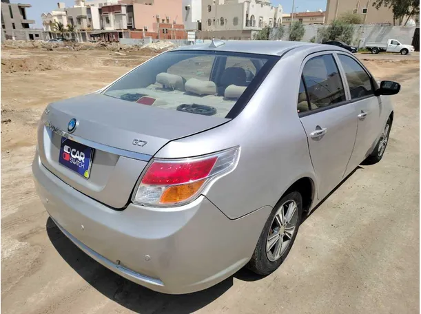 Car image 5