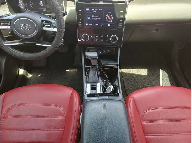 Car image 14