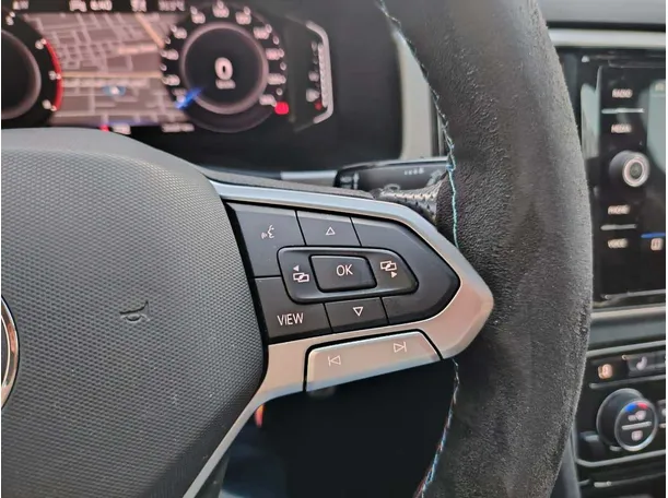 Car image 40