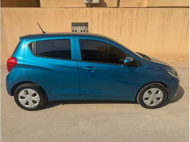 Car image 4