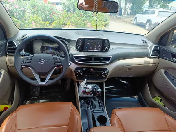 Car image 22