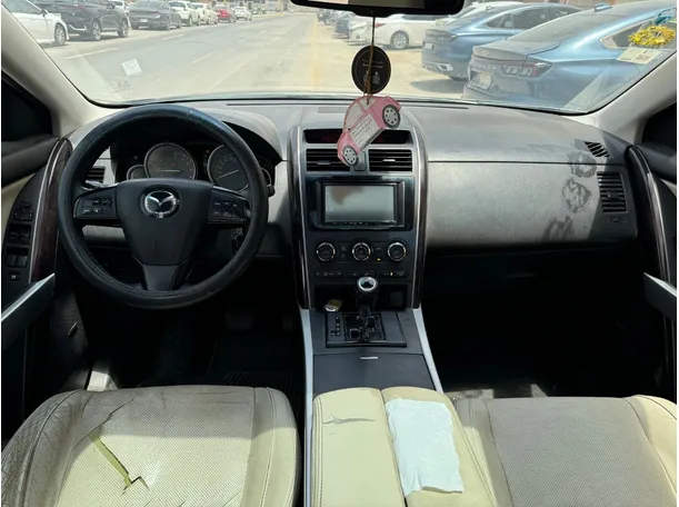 Car image 17