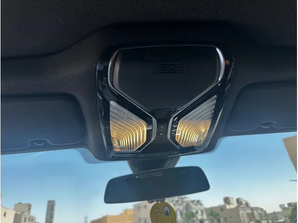 Car image 27