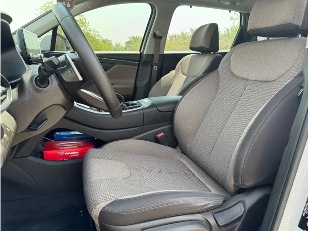 Car image 12