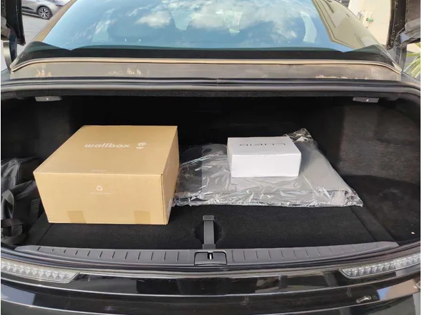 Car image 25